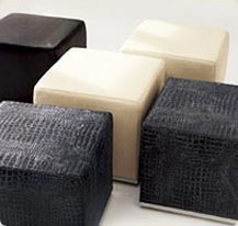 Пуфы и подушки